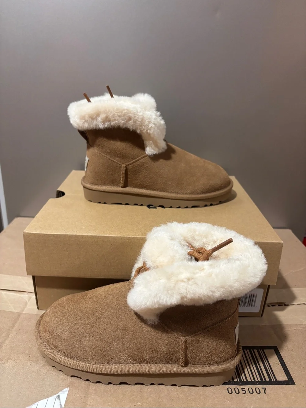 Size 12C- UGG Kid’s Fur Lines Boots Lace Up 1174633T Chesnut